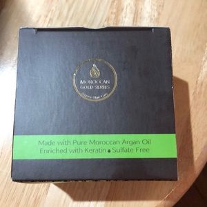 BNIB Moroccan Gold Series treatment mask